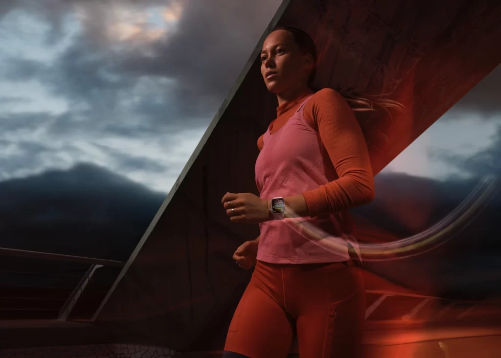 Corredora entrenando con Apple Watch
